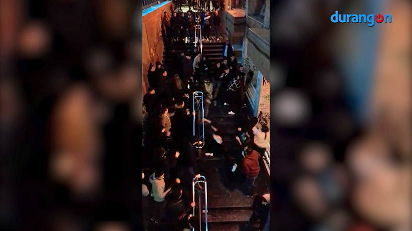 Jóvenes de Durango se enzarzan en una pelea multitudinaria en Eibar