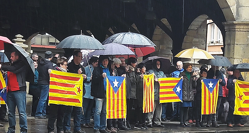 Concentraciones en Durangaldea para denunciar la “situación de excepción” que se vive en Catalunya