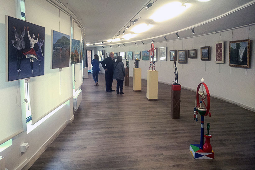 sala-exposiciones-Ezkurdi-renovada