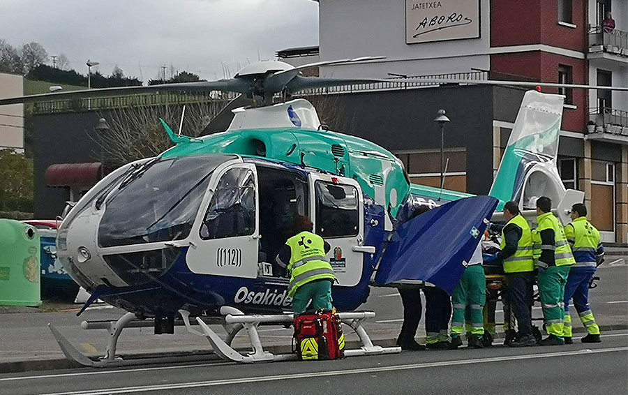Un trabajador de una empresa de Berriz es evacuado en helicóptero