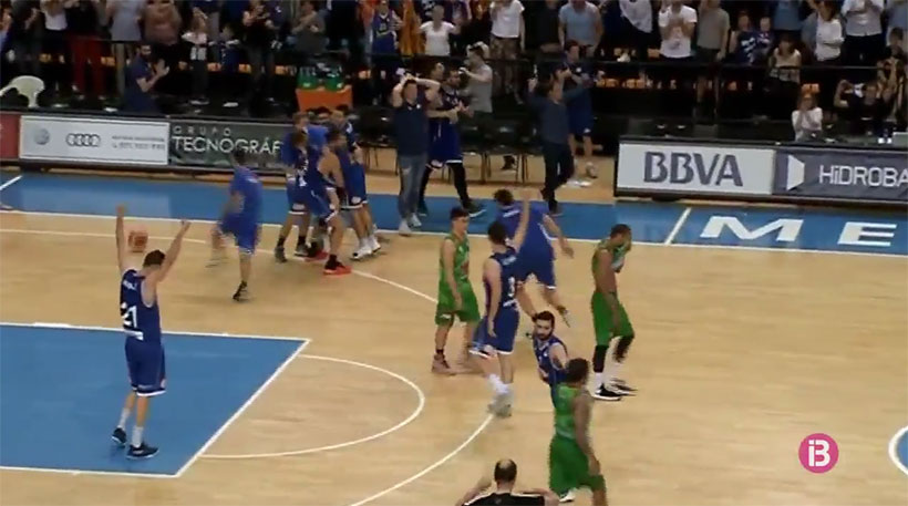 Con la cabeza bien alta