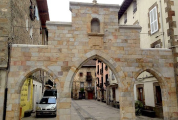 Elorrio aplicará un tratamiento antideslizante al suelo de la plaza