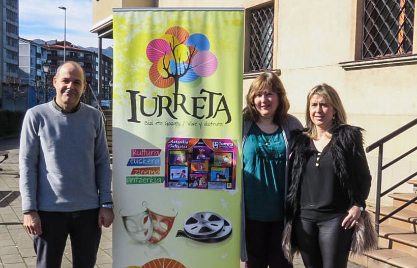 Antzerkia-Bultzatuz,-Iñaki-Totorikaguena,-Pili-Jimenez,Ana-Mari-Urkiri