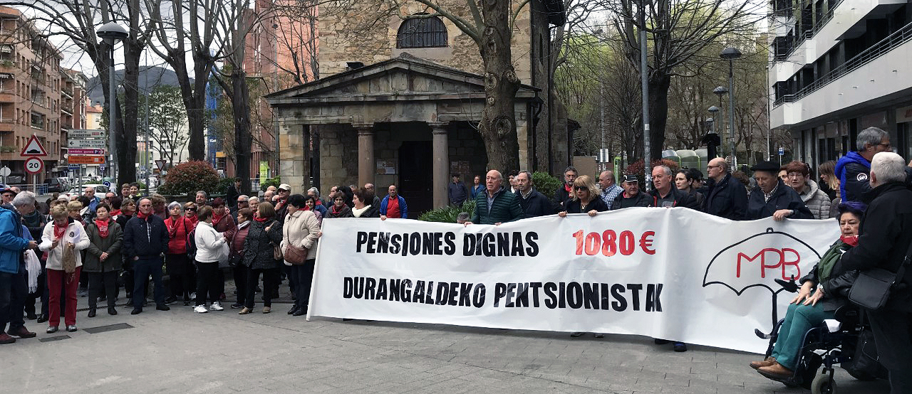 Cientos de pensionistas de Durango y Iurreta conmemoran el centenario del retiro obrero obligatorio