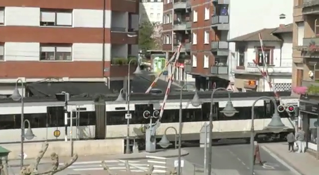 “Las barreras del tren del paso a nivel de Berriz van por libre”