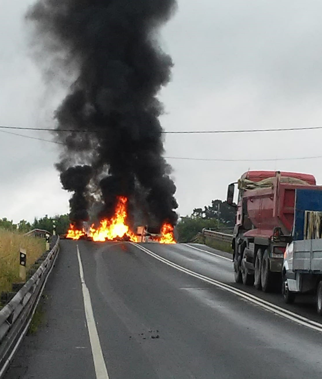 AmorebietaMontorraBarrikadaHuelgaMetal