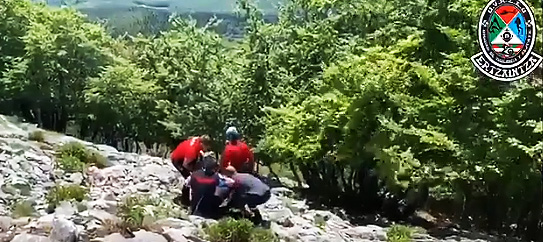 El helicóptero de la Ertzaintza rescata a un hombre de 59 años accidentado en el Anboto