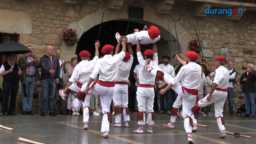 Garai afronta un fin de semana de fiestas entre tortillas y conciertos