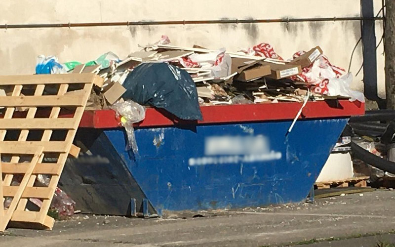 Mezcla de residuos en las obras de la nueva oficina de Lanbide