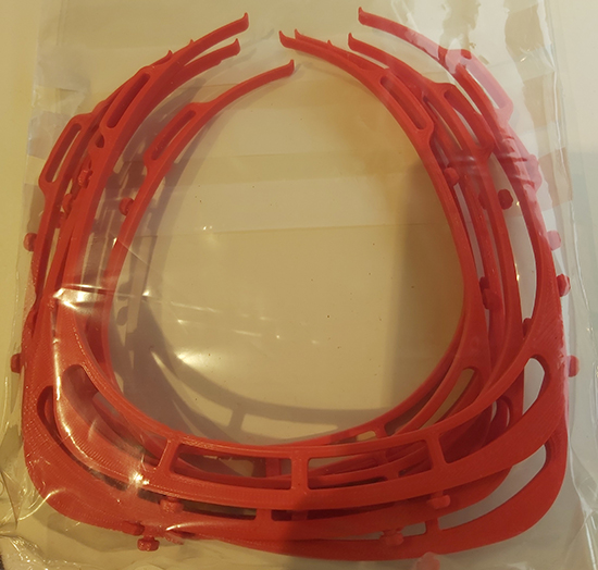 Ocho ‘makers’ zornotzarras donan 180 mascarillas fabricadas por ellos mismos con impresoras 3D