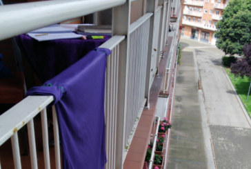Animan a colocar señales moradas en los balcones de Durango para arropar a las mujeres maltratadas