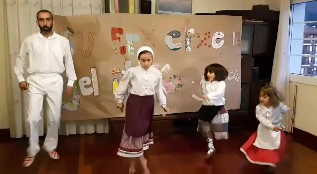 Zaldibarko Dantza Taldea no se detiene por la cuarentena