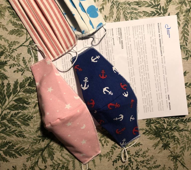 Amorebieta-Etxano reparte mascarillas reutilizables por todos los domicilios zornotzarras