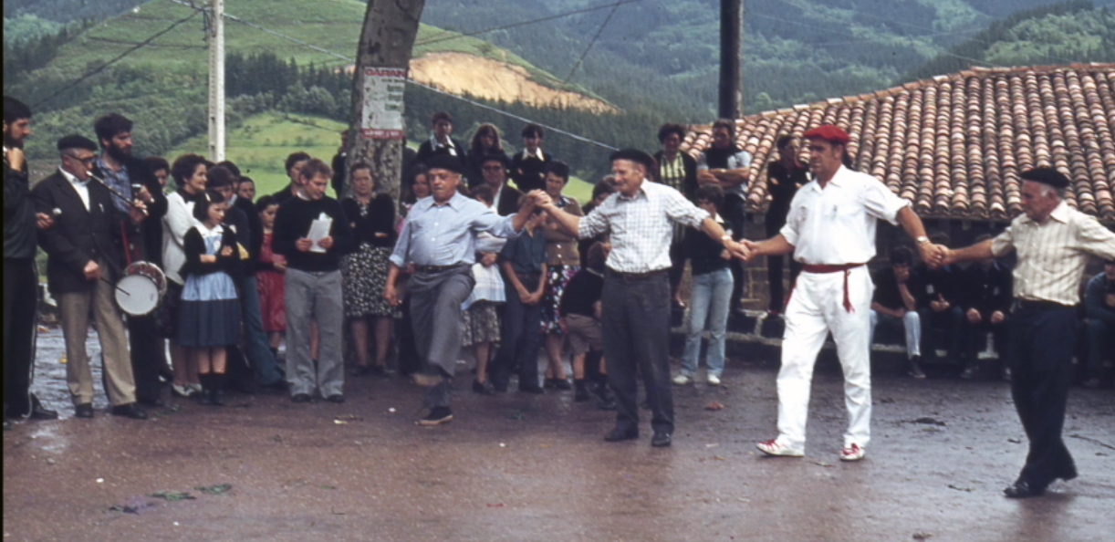 Garaiko Udalak herriko dantzarien bideoarekin gogoratuko ditu ospatuko ez diren jaiak