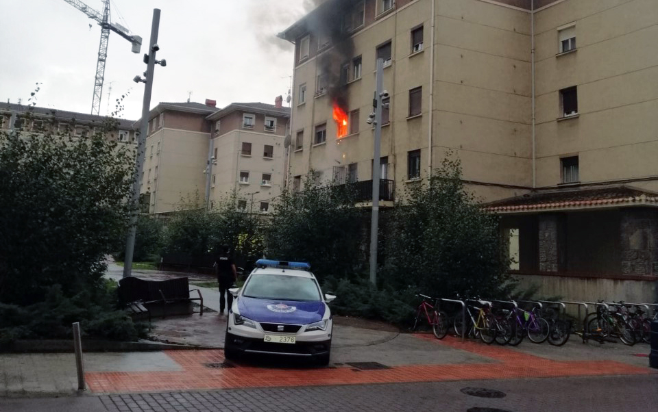 Desalojan un edificio de San Fausto por un incendio en un piso