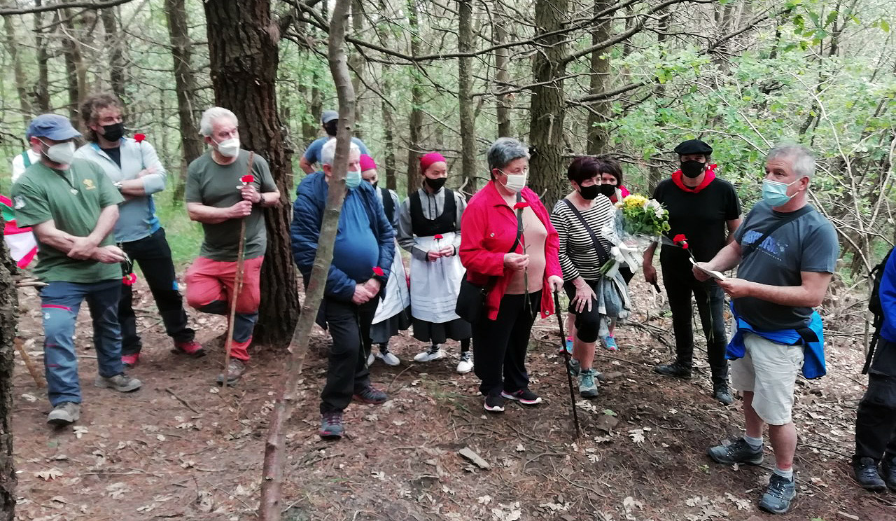 Bizkargiko frontearen defentsan parte hartu zuten gudariek omenaldi hunkigarria jaso zuten