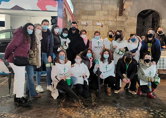 Alumnado de Jesuitas participa en la cuestación a favor de la asociación contra el cáncer de Durango