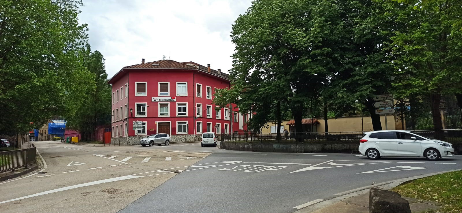 La ciudadanía de Elorrio se decanta por una rotonda para mejorar el tráfico en el cruce de Kurutziaga