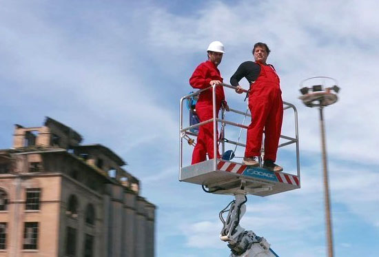 “Con respeto e inteligencia se puede hacer humor sobre el suicidio”