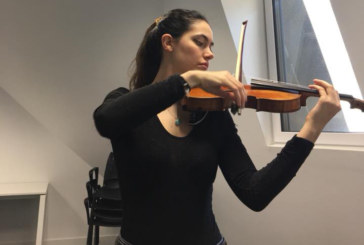 La violinista zornotzarra Itsasne Alzola participa en el ciclo Eleizetan que arranca mañana