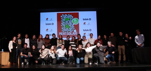 Durangaldeko bertsolari gazteek irabazi dute XXX. BBK sariketa