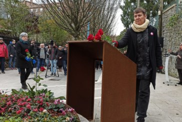 “Andren militantzia politikoa ezabatu zuen frankismoak”