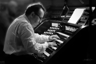 Un concierto de David Briggs celebra esta tarde el 80 aniversario del órgano de Santa María