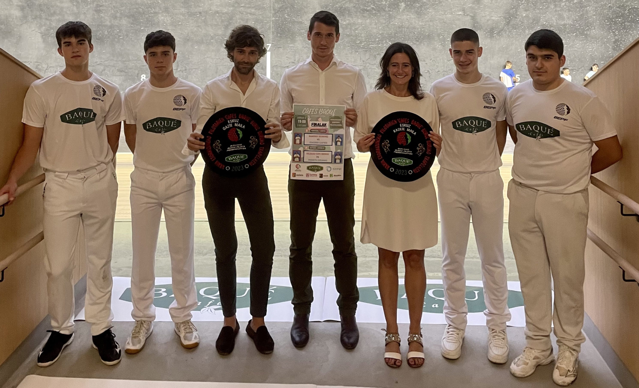 El frontón Ezkurdi acoge el viernes las finales del Torneo Cafés Baqué