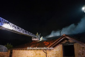 Un hombre resulta herido en un incendio en un caserío de Elorrio