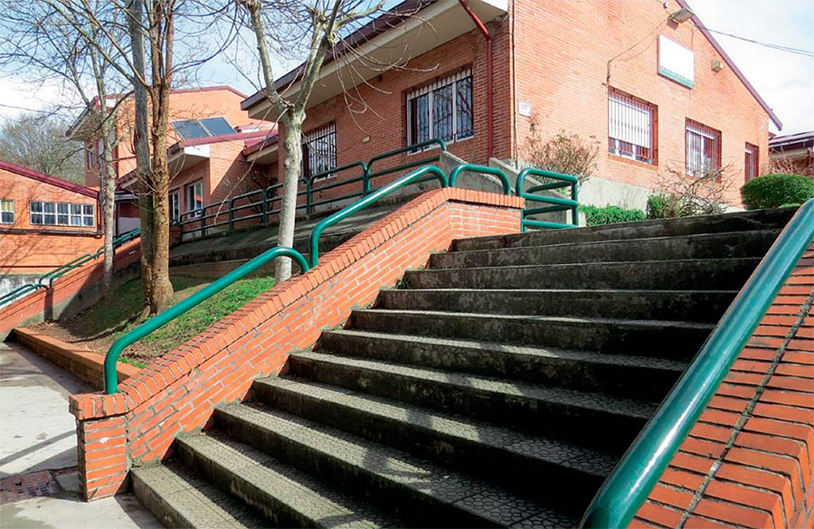 Mallabia invertirá 121.000 euros para instalar un sistema de aerotermia en la escuela