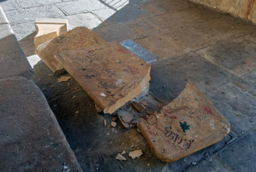 Rompen la mesa que se colocó en 2015 en el pórtico de Iurreta como “símbolo de las libertades”
