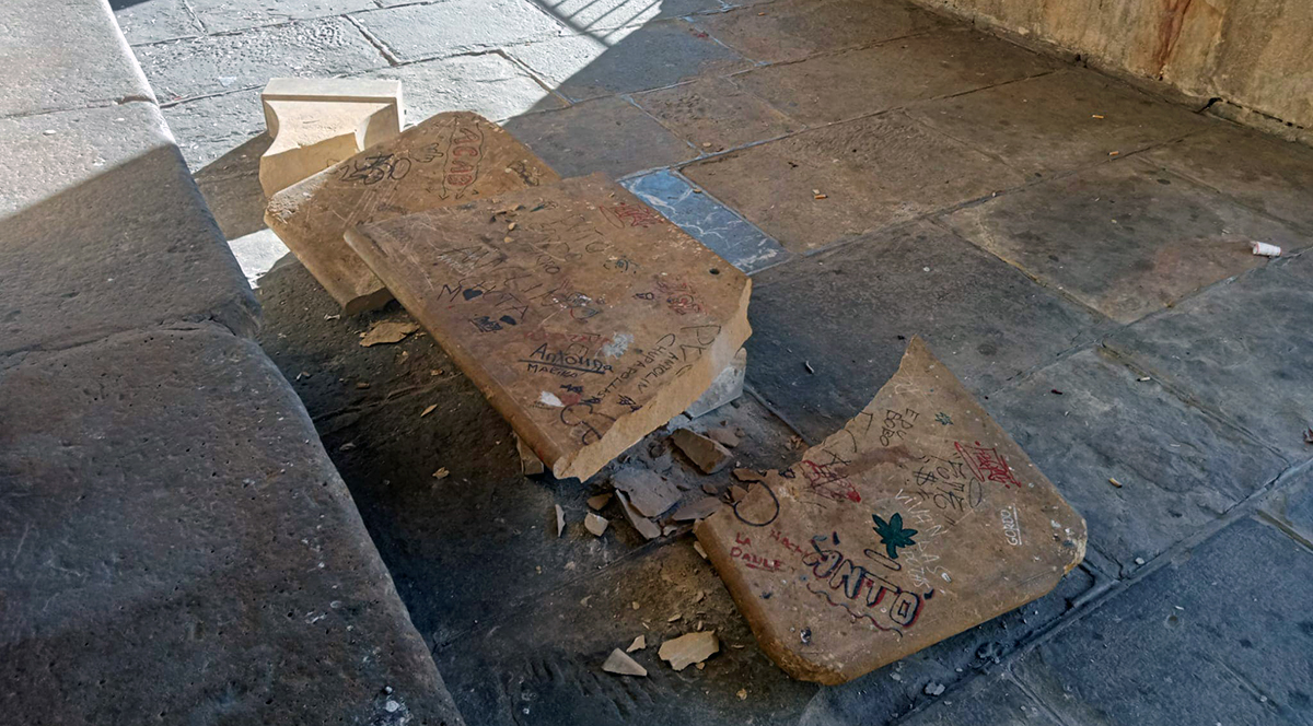 Rompen la mesa que se colocó en 2015 en el pórtico de Iurreta como “símbolo de las libertades”