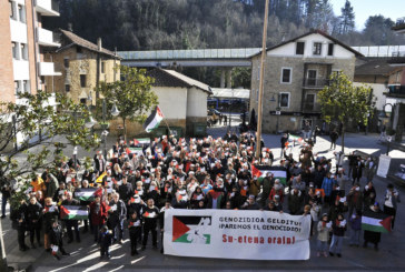 Una concentración en Berriz vuelve a reclamar “el fin del genocidio” de Israel sobre el pueblo palestino