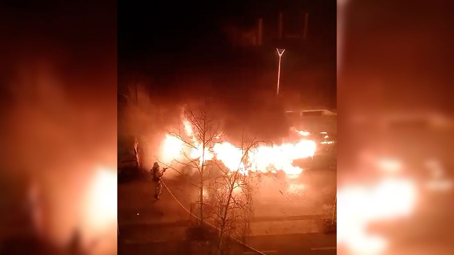 Dos vehículos resultan calcinados esta madrugada en Durango