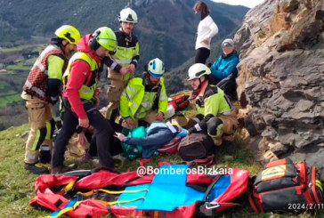 Rescatan a una senderista en las canteras de Mañaria tras lesionarse la espalda en una caída