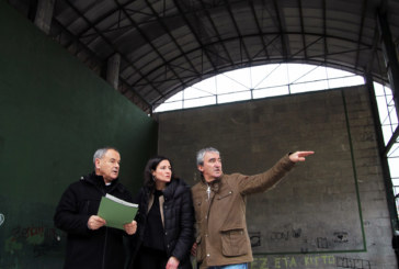 Las obras de la cocina de Zalabalarra comenzarán en junio y se renovará la cubierta del frontón del instituto