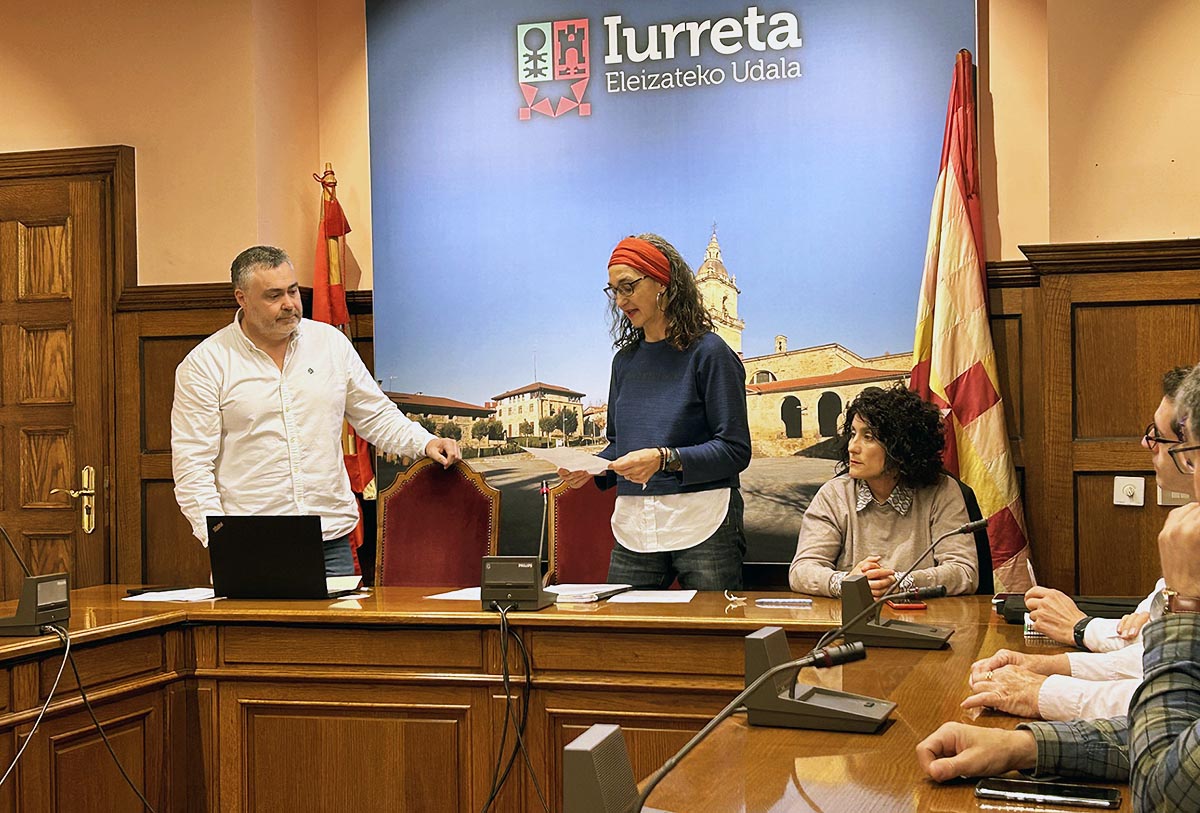 Oskar Koka es investido alcalde de Iurreta con los votos de PNV y PSE