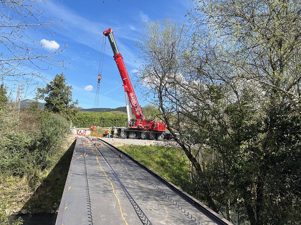 La pasarela de acero corten que sustituye al Puente del Diablo podrá empezar a utilizarse en mayo