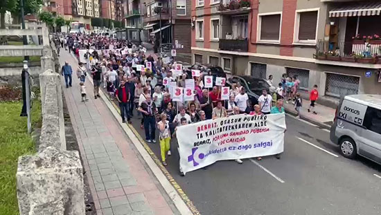 “¡Ni uno ni dos, queremos tres!”