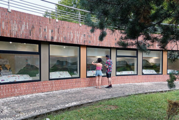 La sala de Ezkurdi muestra el mural colectivo contra el cáncer que se dibujó para el ‘Gu be zuek gara’