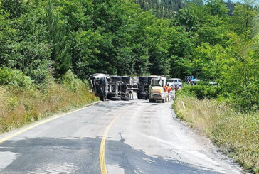 Un herido leve tras volcar con su camión en Kanpazar