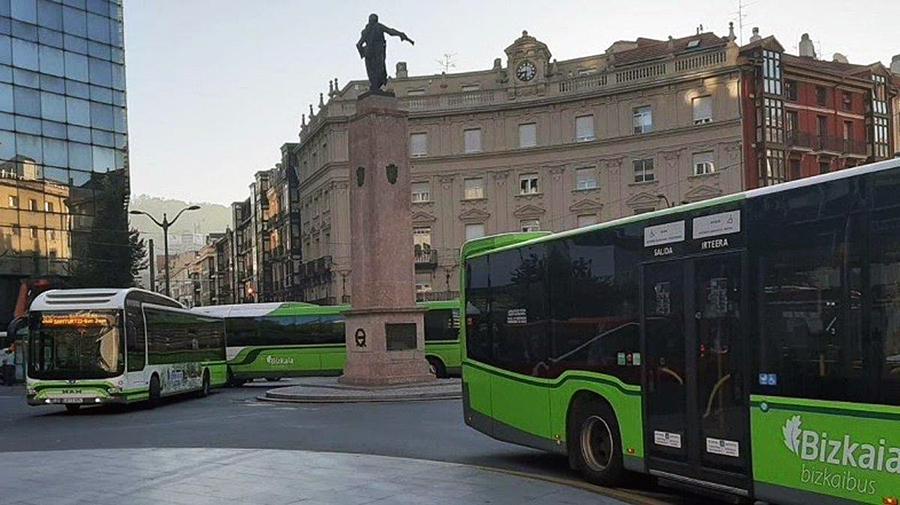 Servicios especiales nocturnos de tren y autobús por la Aste Nagusia