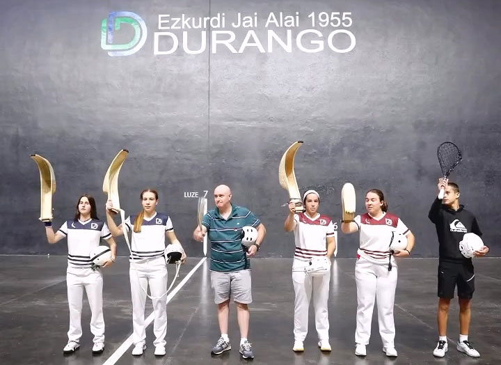 Barrenetxea y Watkins se imponen en el derbi local y se clasifican para semifinales del Torneo San Fausto