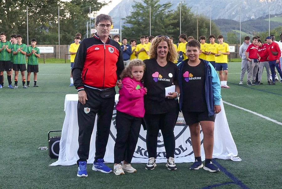 Trece equipos de fútbol base de Durangaldea se medirán en el torneo solidario del Iurretako