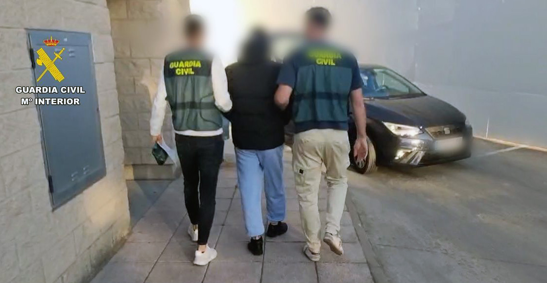 Detenidos tres integrantes de una banda criminal después de robar en viviendas de Amorebieta-Etxano