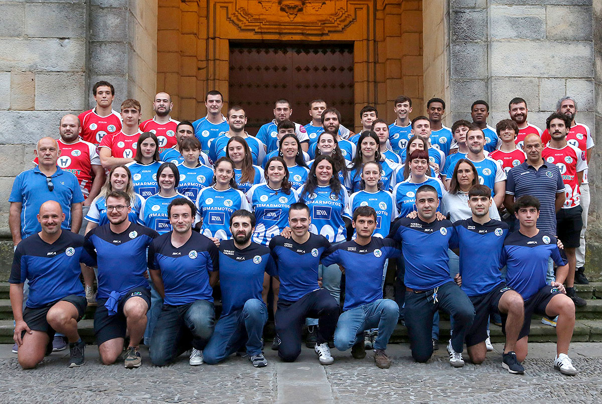 Durango Rugby Taldea luce músculo