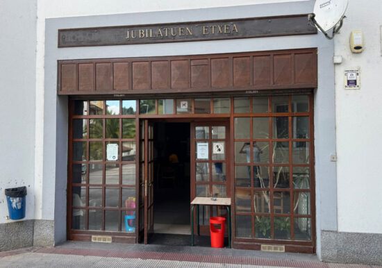 Mallabia reabre el Hogar de Personas Mayores con mejoras en el local y nueva responsable al cargo