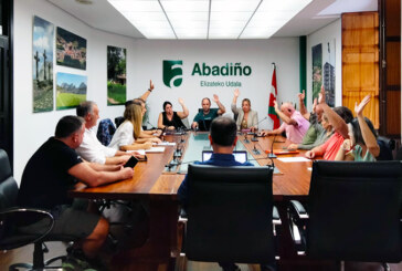 El Pleno de Abadiño aprueba un incremento del 3% en impuestos, tasas y precios públicos para 2026