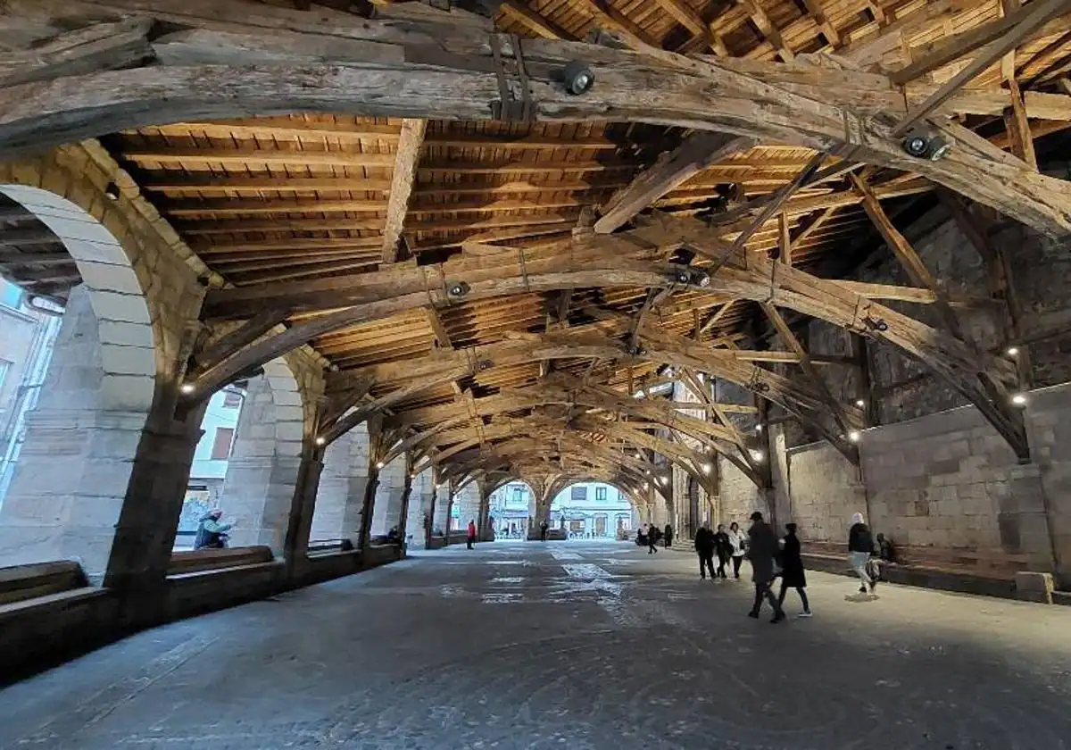 Durango visibiliza el valor arquitectónico del pórtico de Santa María con una exposición