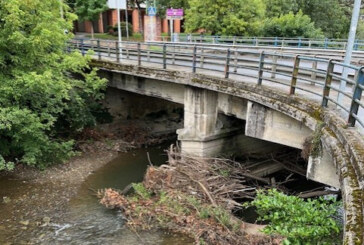 Los ayuntamientos de Durango e Iurreta acuerdan limpiar el cauce del río bajo el puente de Francisco Ibarra